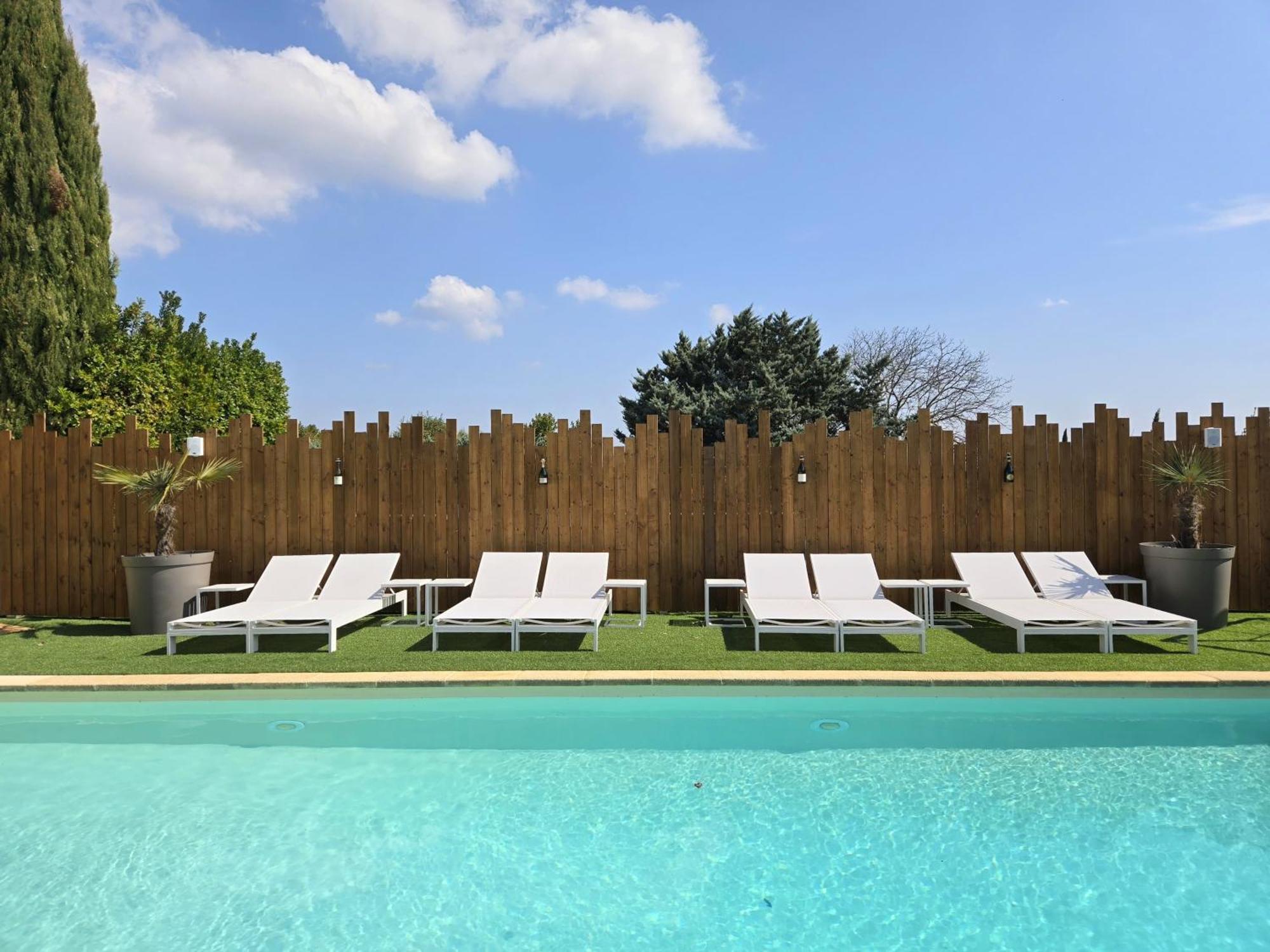 Hotel Le Saint-Genies Uzès Εξωτερικό φωτογραφία